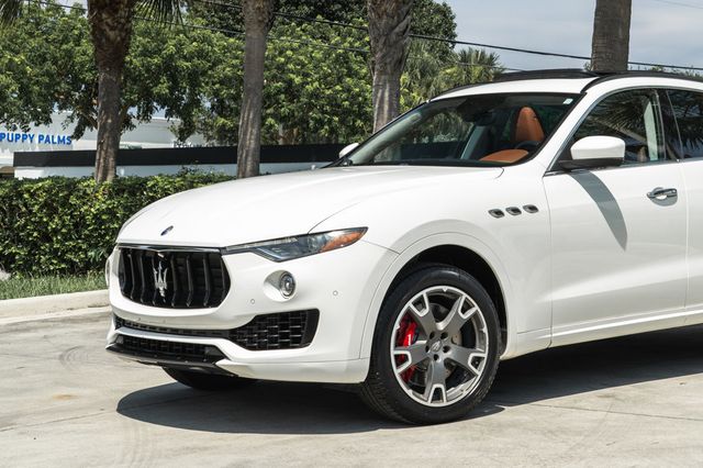 2017 Maserati Levante S 3.0L - 23062450 - 1