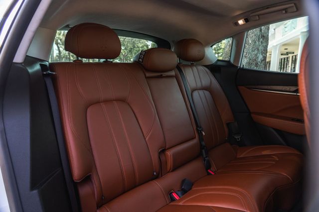 2017 Maserati Levante S 3.0L - 23062450 - 19