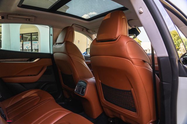 2017 Maserati Levante S 3.0L - 23062450 - 21