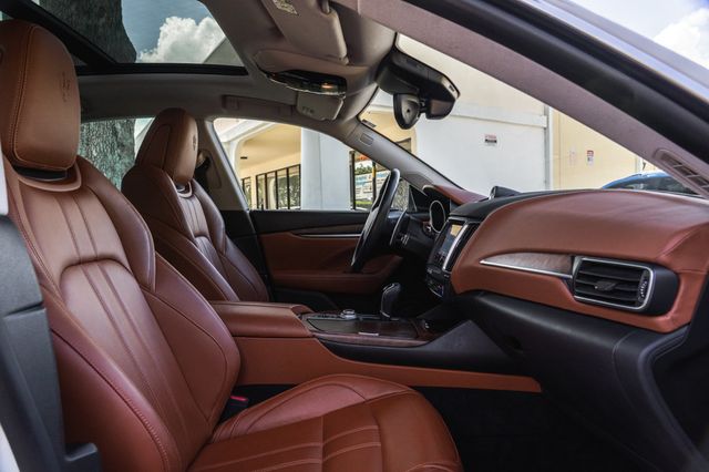 2017 Maserati Levante S 3.0L - 23062450 - 23