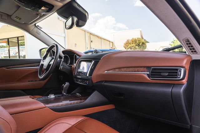 2017 Maserati Levante S 3.0L - 23062450 - 24