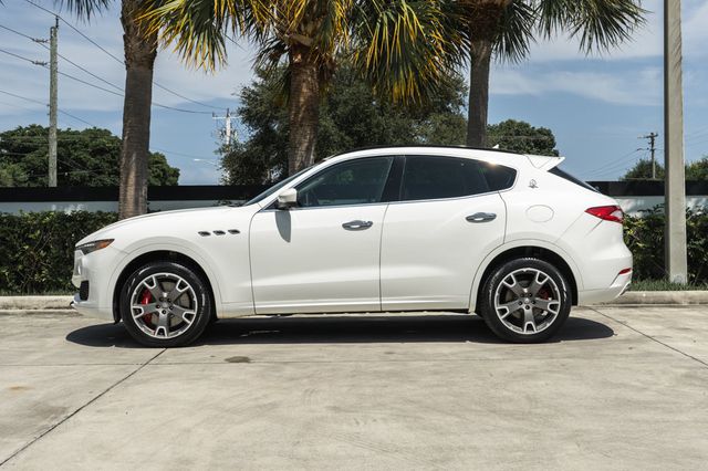 2017 Maserati Levante S 3.0L - 23062450 - 2