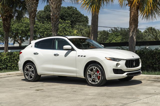 2017 Maserati Levante S 3.0L - 23062450 - 8
