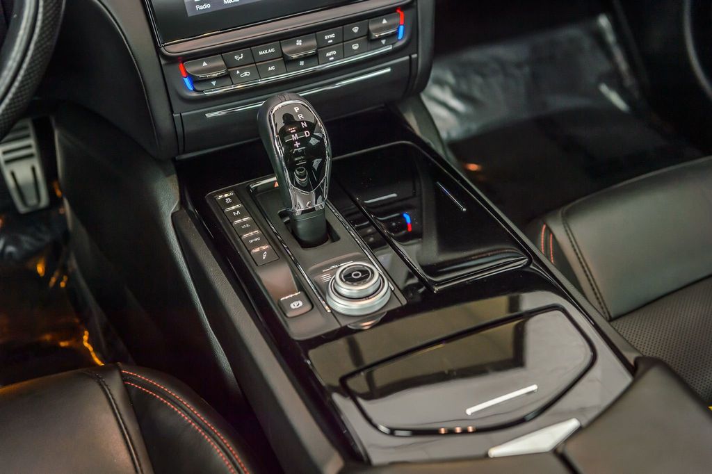 2017 Maserati Quattroporte QUATTROPORTE SQ4 GRANSPORT - NAV - MOONROOF - BACKUP CAM  - 22899916 - 33