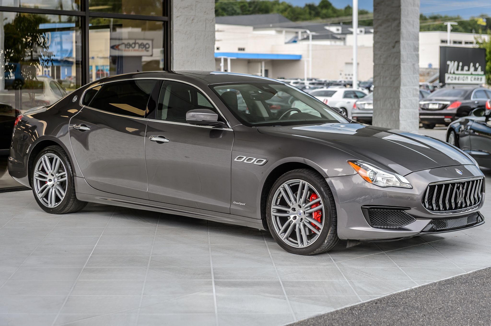 2017 Maserati Quattroporte SQ4 GranSport photo 4