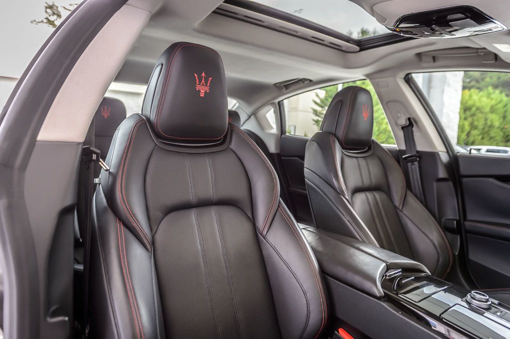 2017 Maserati Quattroporte QUATTROPORTE SQ4 GRANSPORT - NAV - MOONROOF - BACKUP CAM  - 22899916 - 39