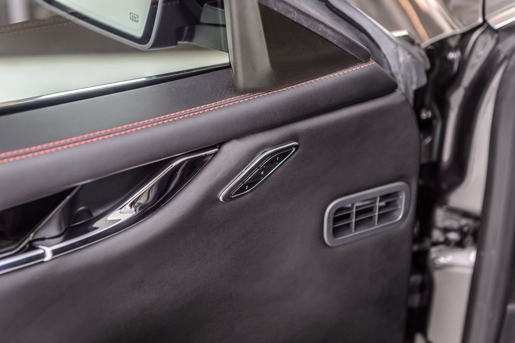 2017 Maserati Quattroporte QUATTROPORTE SQ4 GRANSPORT - NAV - MOONROOF - BACKUP CAM  - 22899916 - 52