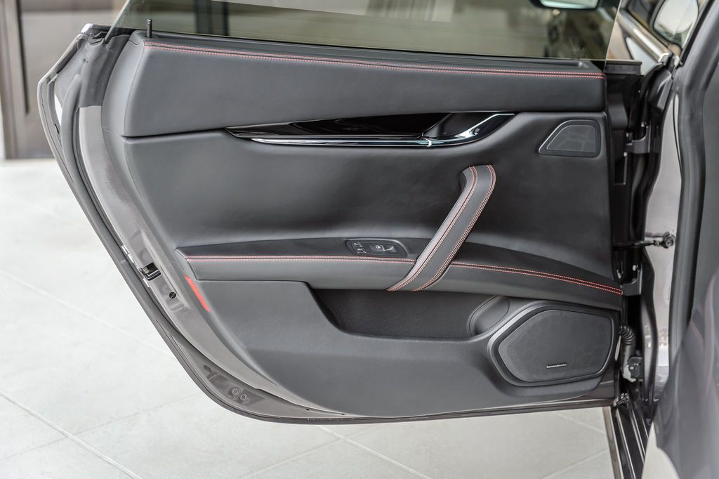 2017 Maserati Quattroporte QUATTROPORTE SQ4 GRANSPORT - NAV - MOONROOF - BACKUP CAM  - 22899916 - 55