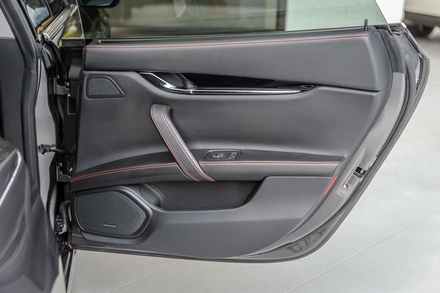 2017 Maserati Quattroporte QUATTROPORTE SQ4 GRANSPORT - NAV - MOONROOF - BACKUP CAM  - 22899916 - 56