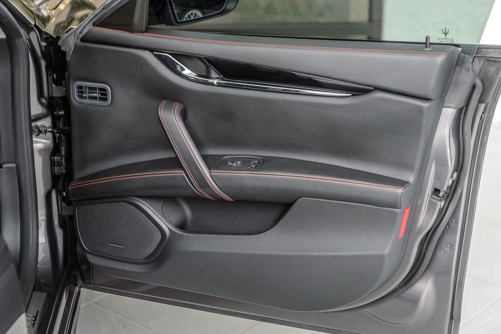 2017 Maserati Quattroporte QUATTROPORTE SQ4 GRANSPORT - NAV - MOONROOF - BACKUP CAM  - 22899916 - 57