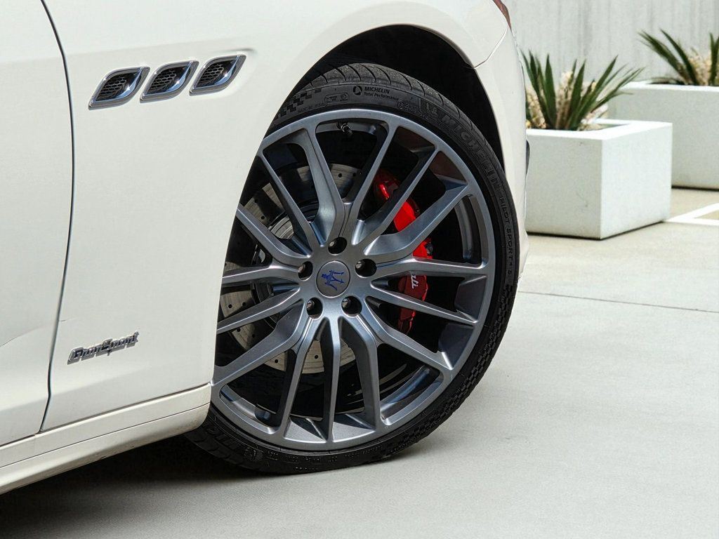 2017 Maserati Quattroporte S GranSport - 22922850 - 12