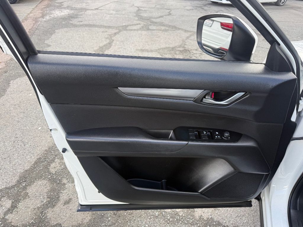 2017 Mazda CX-5 Sport - 22986410 - 10