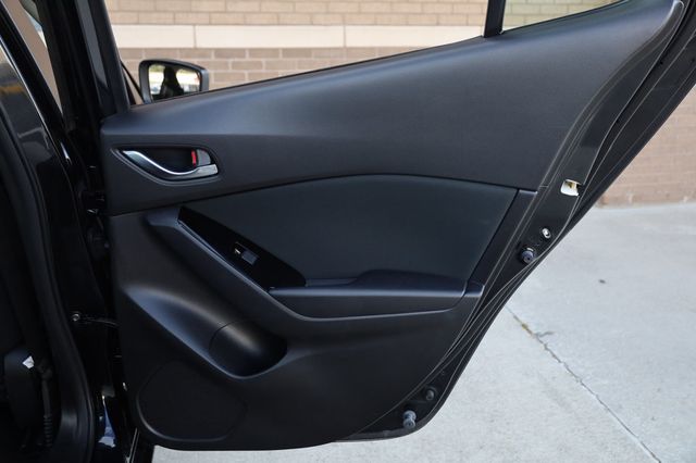 2017 Mazda Mazda3 4-Door  - 23002230 - 18