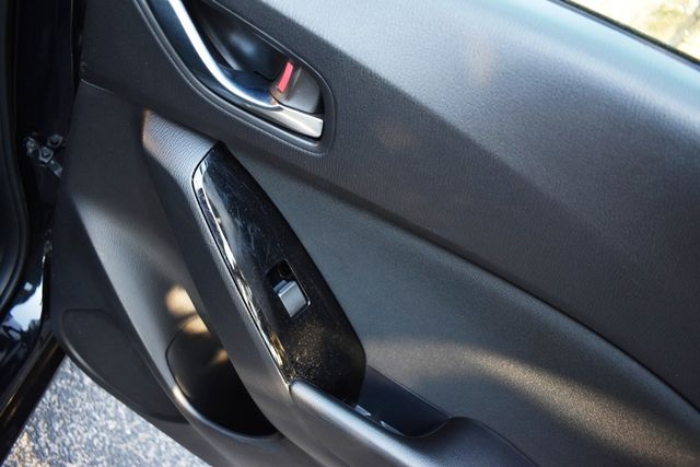 2017 Mazda Mazda3 4-Door Sport Manual - 22975195 - 15