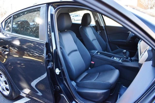 2017 Mazda Mazda3 4-Door Sport Manual - 22975195 - 1