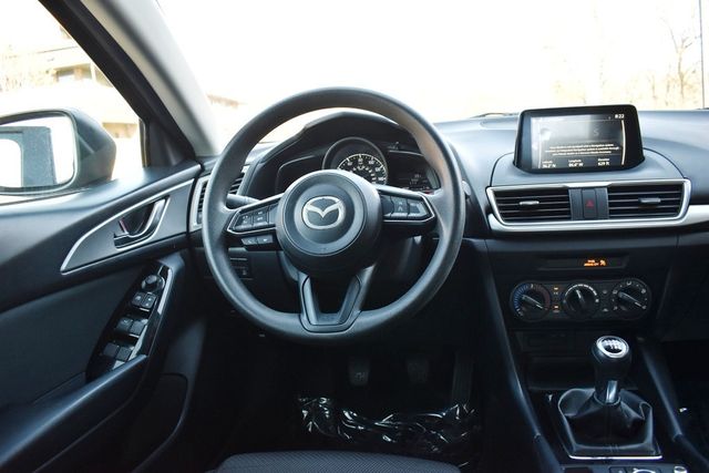 2017 Mazda Mazda3 4-Door Sport Manual - 22975195 - 21