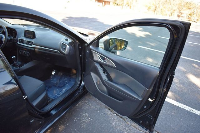 2017 Mazda Mazda3 4-Door Sport Manual - 22975195 - 31