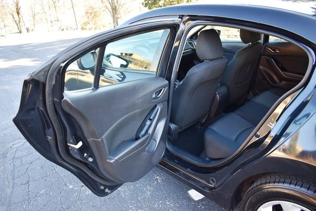 2017 Mazda Mazda3 4-Door Sport Manual - 22975195 - 32