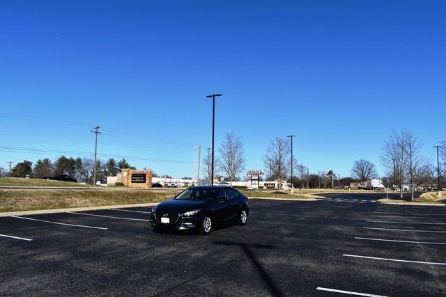 2017 Mazda Mazda3 4-Door Sport Manual - 22975195 - 35