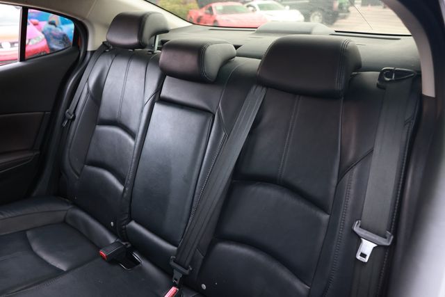 2017 Mazda Mazda3 4-Door Touring Automatic - 23057527 - 10