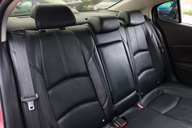 2017 Mazda Mazda3 4-Door Touring Automatic - 23057527 - 16