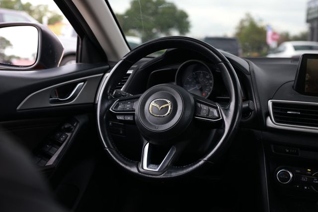 2017 Mazda Mazda3 4-Door Touring Automatic - 23057527 - 30