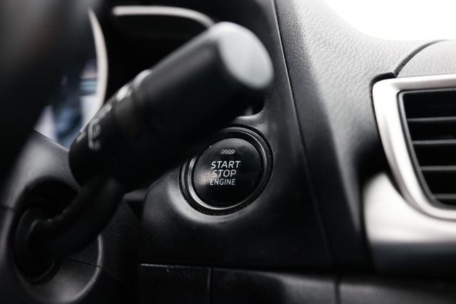 2017 Mazda Mazda3 4-Door Touring Automatic - 23057527 - 32
