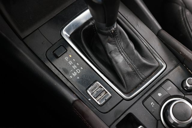 2017 Mazda Mazda3 4-Door Touring Automatic - 23057527 - 41