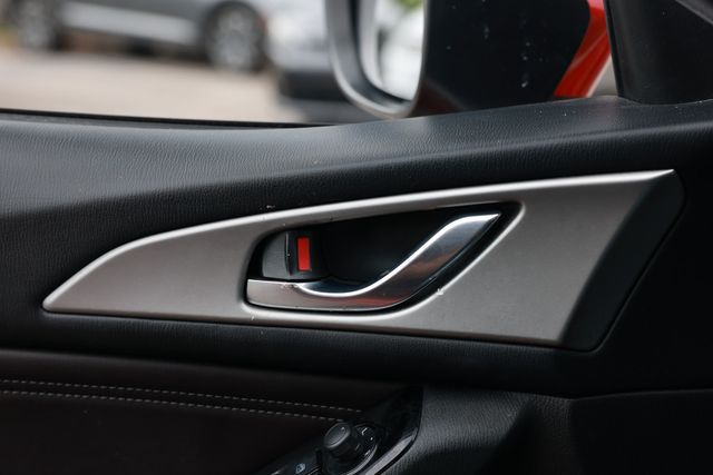 2017 Mazda Mazda3 4-Door Touring Automatic - 23057527 - 46