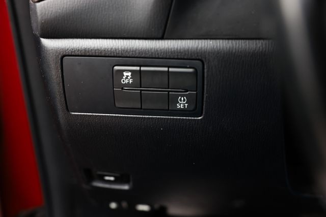 2017 Mazda Mazda3 4-Door Touring Automatic - 23057527 - 48