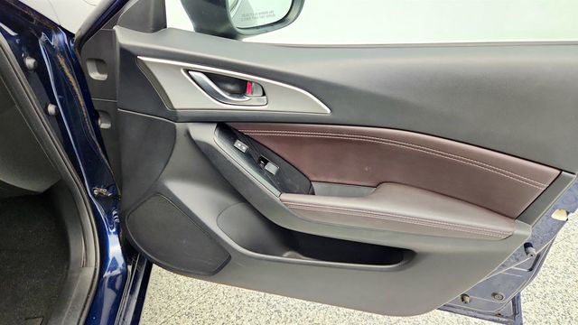 2017 Mazda Mazda3 5-Door Touring 2.5 Automatic - 22966160 - 22