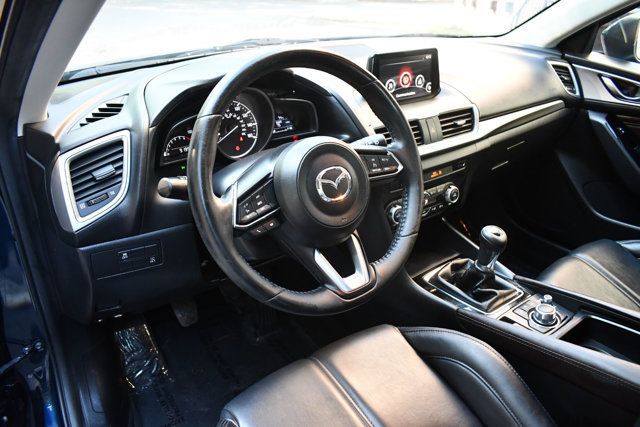 2017 Mazda Mazda3 5-Door Touring 2.5 Manual - 23050059 - 20