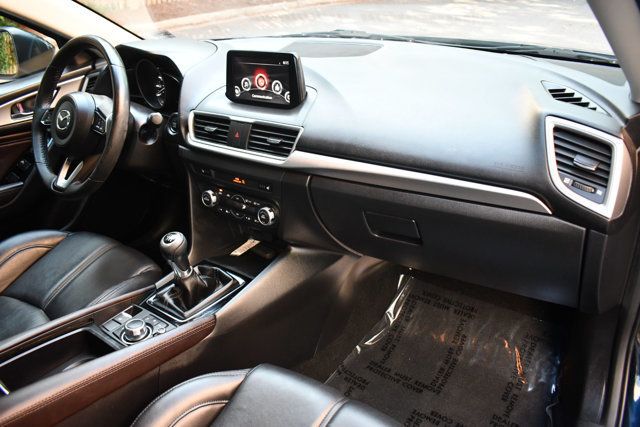 2017 Mazda Mazda3 5-Door Touring 2.5 Manual - 23050059 - 30