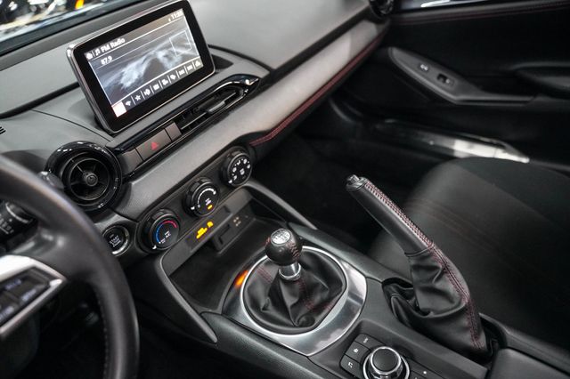 2017 Mazda MX-5 Miata Club Manual - 23054772 - 6
