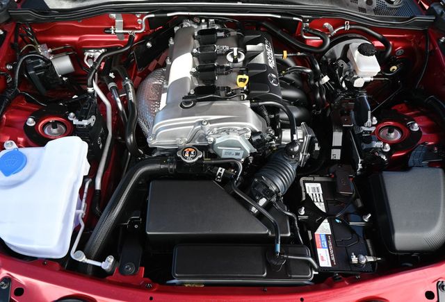 2017 Mazda MX-5 Miata Sport Manual - 22957260 - 14