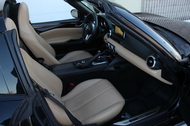 2017 Mazda MX-5 Miata RF RF GRAND TOURING CONVERTIBLE - 22950409 - 10