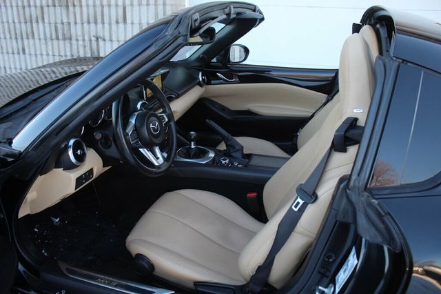 2017 Mazda MX-5 Miata RF RF GRAND TOURING CONVERTIBLE - 22950409 - 26