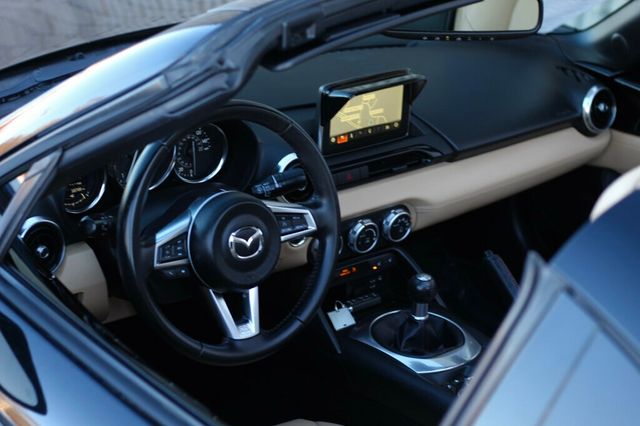 2017 Mazda MX-5 Miata RF RF GRAND TOURING CONVERTIBLE - 22950409 - 32