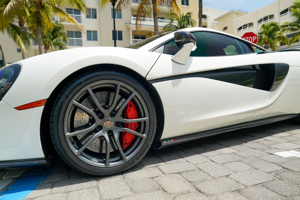 2017 McLaren 570S Coupe - 23044613 - 11