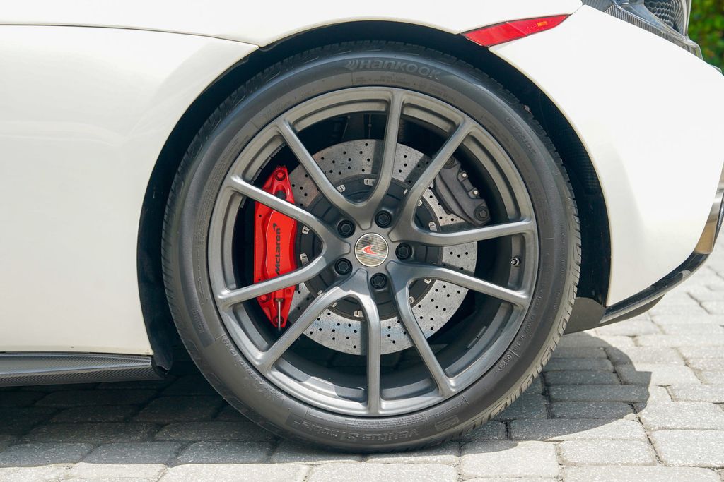 2017 McLaren 570S Coupe - 23044613 - 16