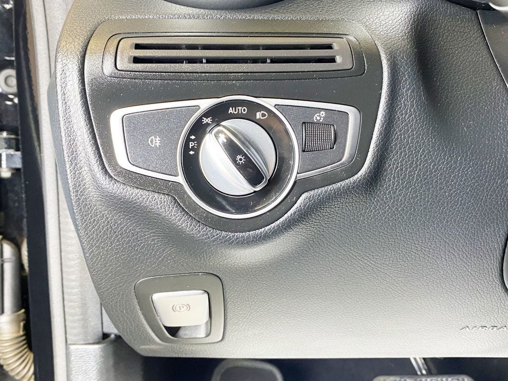 2017 Mercedes Benz C 300 4MATIC Coupe photo 25