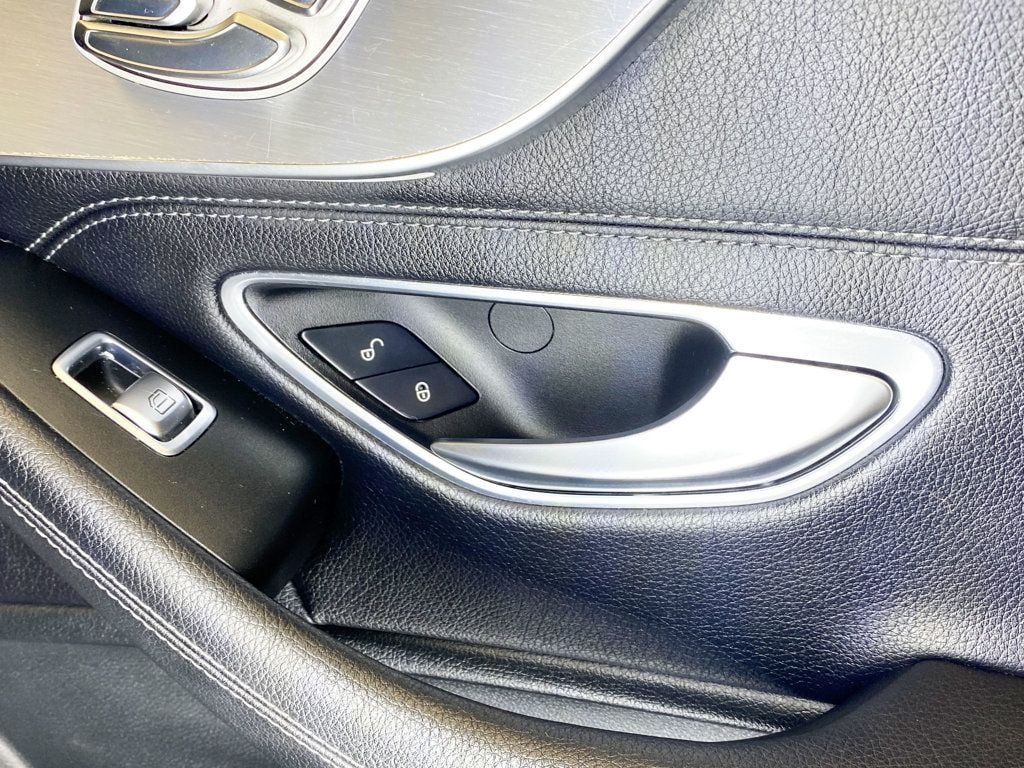 2017 Mercedes Benz C 300 4MATIC Coupe photo 43