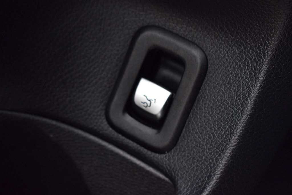 2017 Mercedes-Benz C-Class C 300 4MATIC Sedan - 22986945 - 64