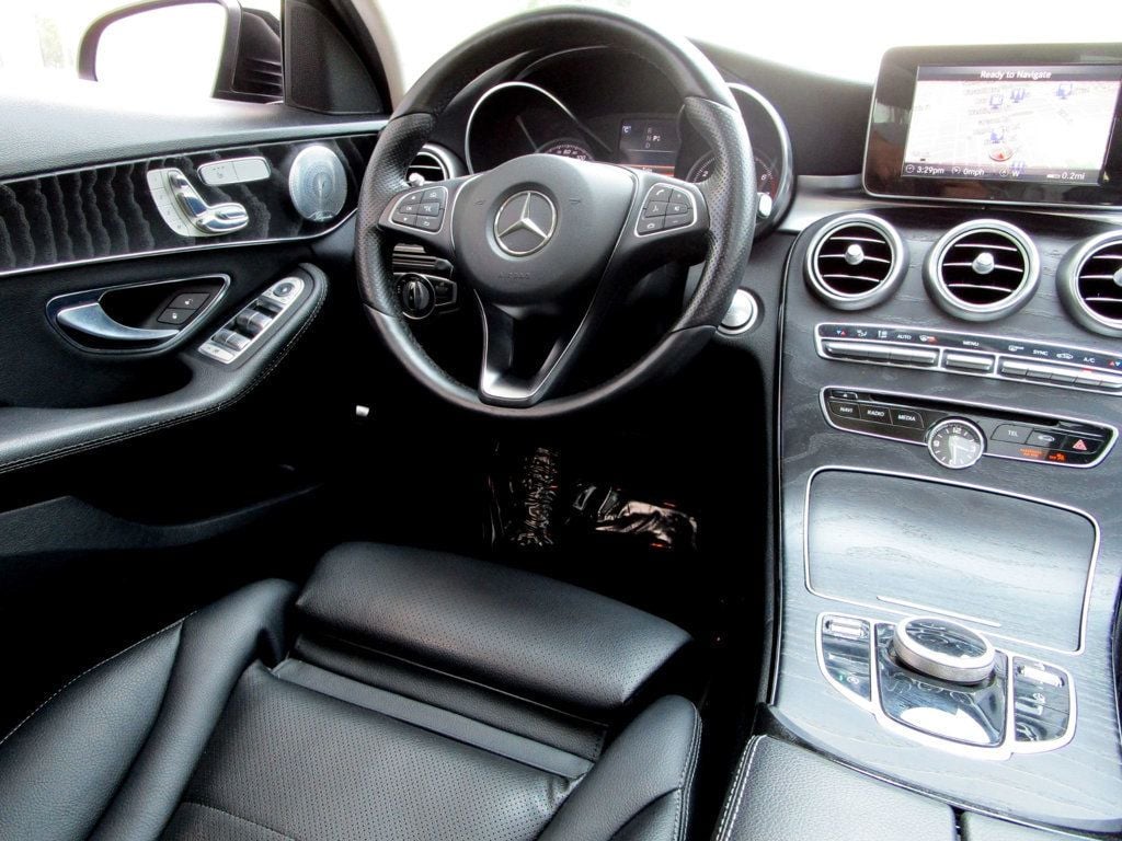 2017 Mercedes Benz C 300 4MATIC Sedan photo 19