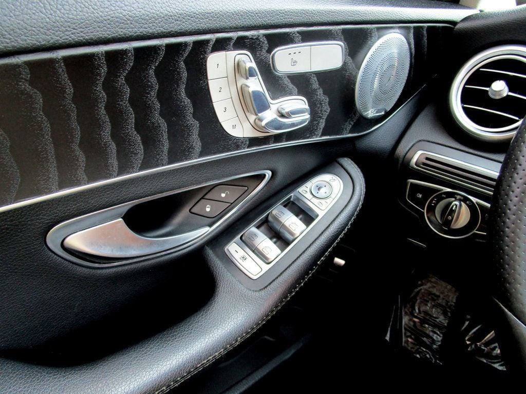 2017 Mercedes Benz C 300 4MATIC Sedan photo 29