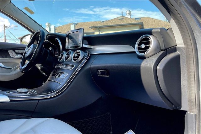 2017 Mercedes-Benz C-Class C 300 4MATIC Sedan - 23065417 - 11