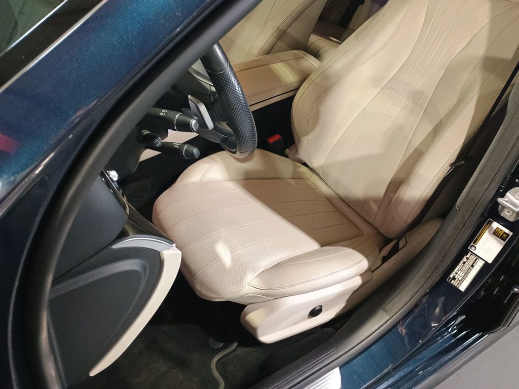 2017 Mercedes-Benz E-Class E 300 AMG Sport 4MATIC Sedan Clean carfax - 23015670 - 16