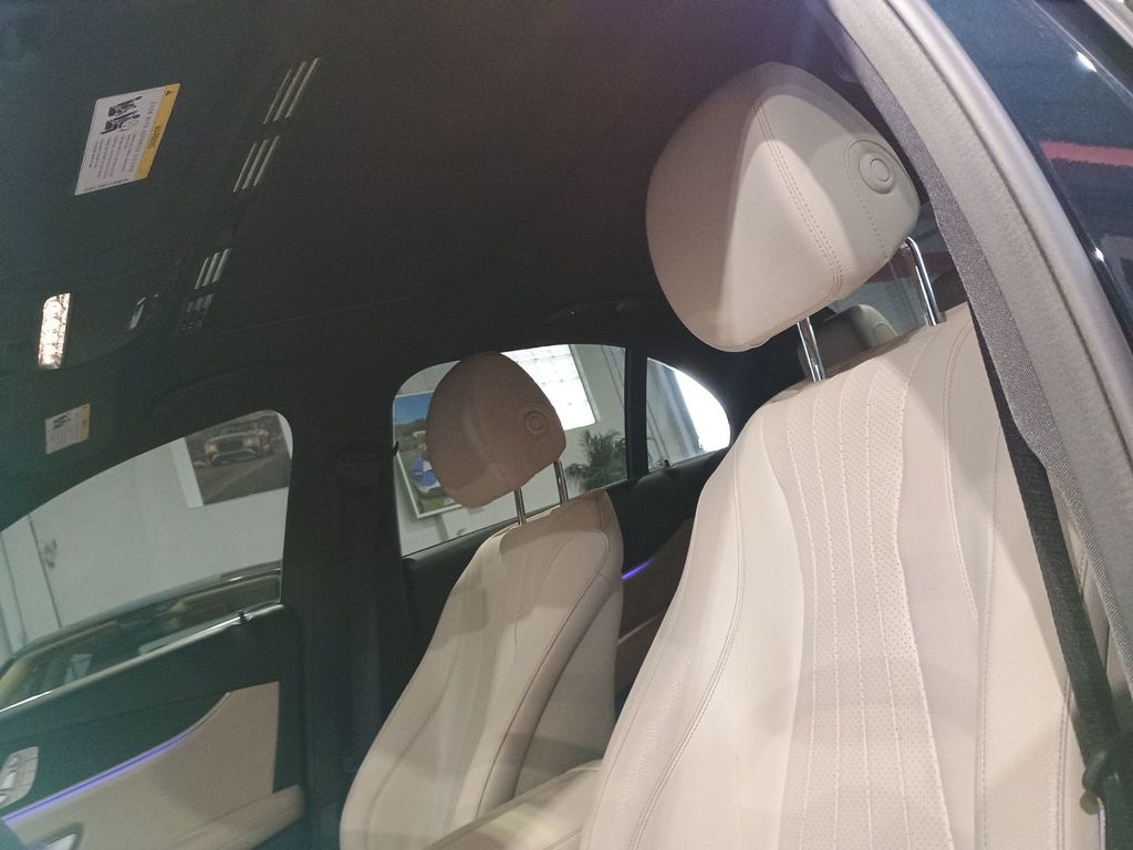 2017 Mercedes-Benz E-Class E 300 AMG Sport 4MATIC Sedan Clean carfax - 23015670 - 17