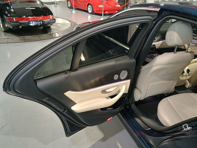 2017 Mercedes-Benz E-Class E 300 AMG Sport 4MATIC Sedan Clean carfax - 23015670 - 28