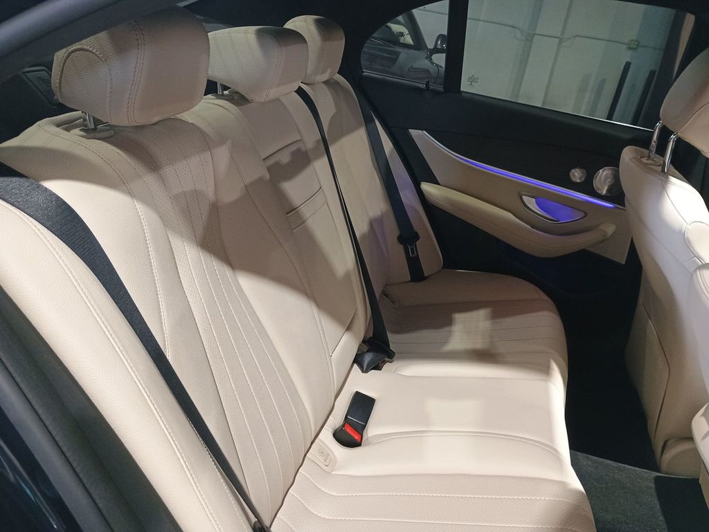 2017 Mercedes-Benz E-Class E 300 AMG Sport 4MATIC Sedan Clean carfax - 23015670 - 33